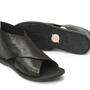 NEW! BORN Iwa Women's Black Leather Open-Toe Sandals Size 8, No Box